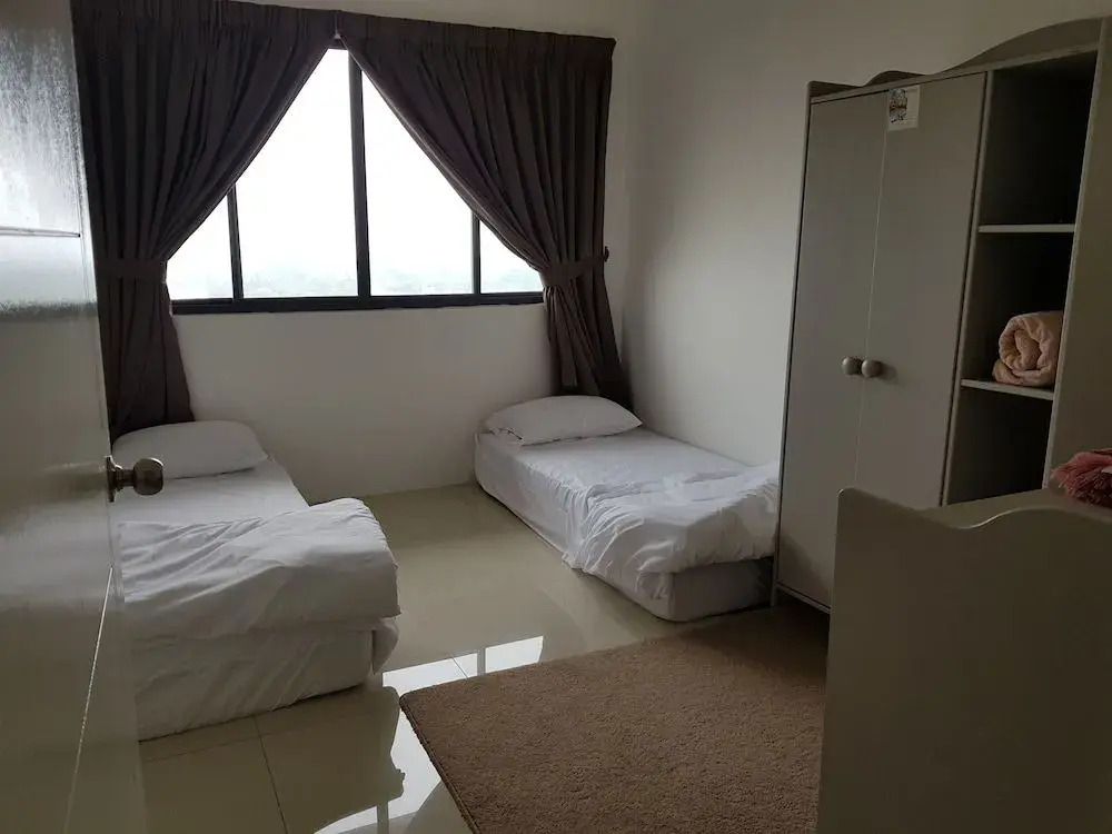 Executive Seaview at Icon Residence