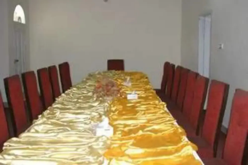 Hotel Orash Lodges
