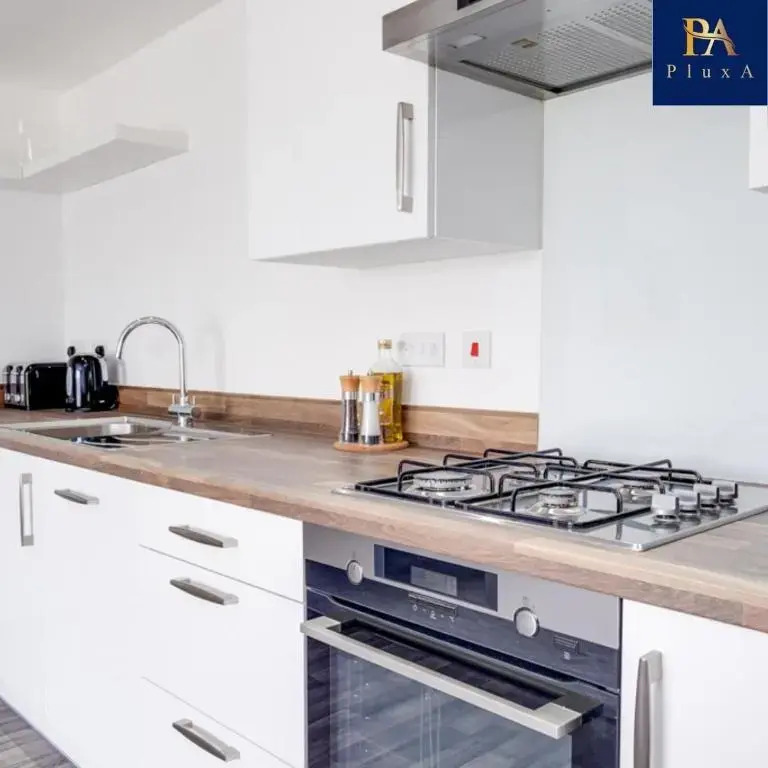 Modern Inn 5 Star Luxury 2 Bedroom Apartment in City Centre with Car Park