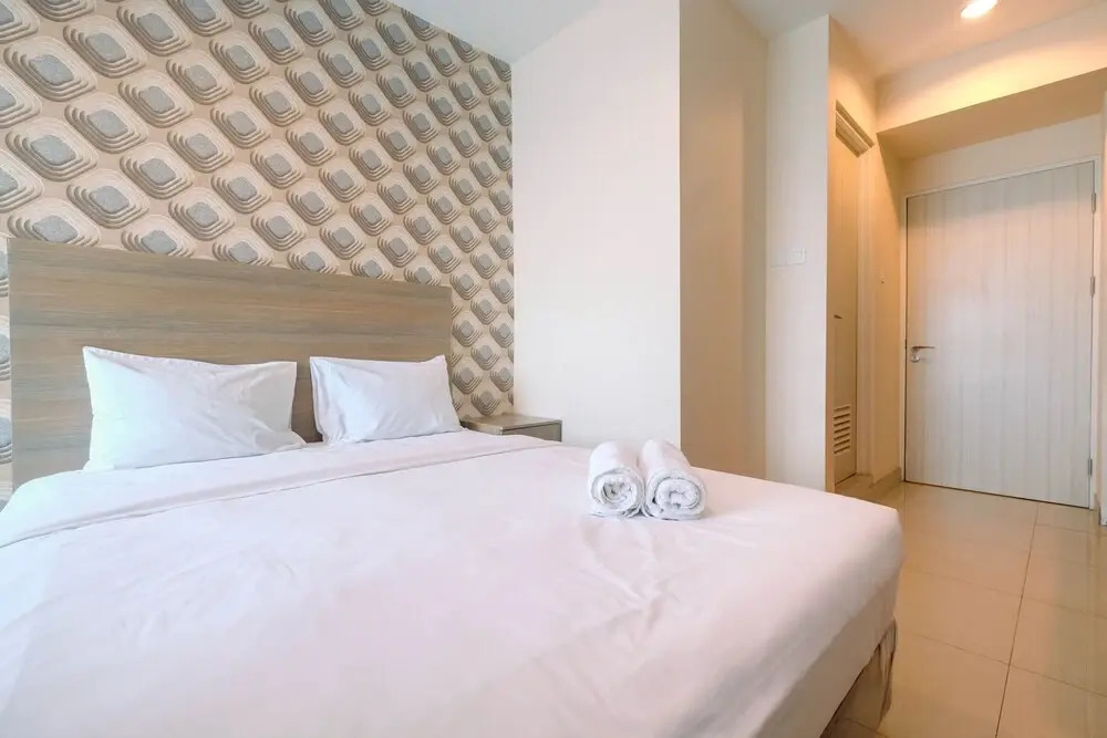 Modern and Posh Studio Apartment @ Grand Kamala Lagoon By Travelio