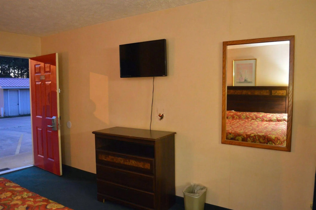 Economy Inn