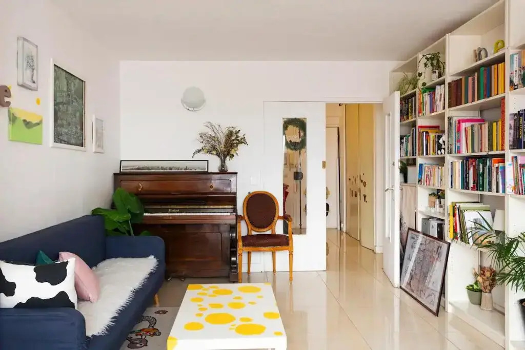 Une chambre chez moi,A guest room in my home,20mins to Paris