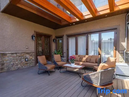 Vancouver Stay ----- Modern Richmond Home  Next to YVR Airport--Brand New & Stylish
