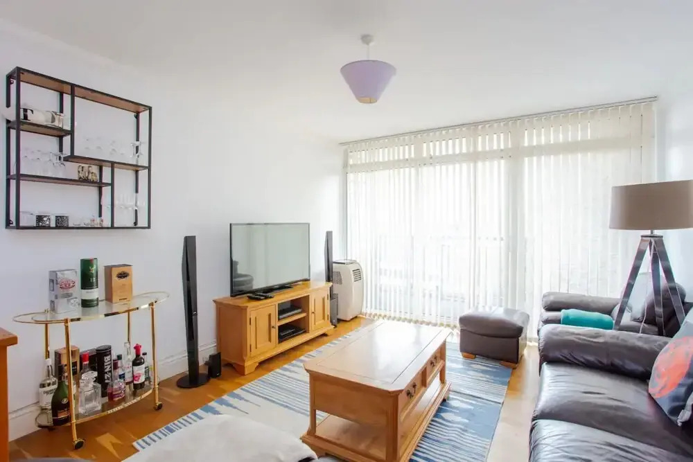 Bright 2 Bedroom Apartment in Islington