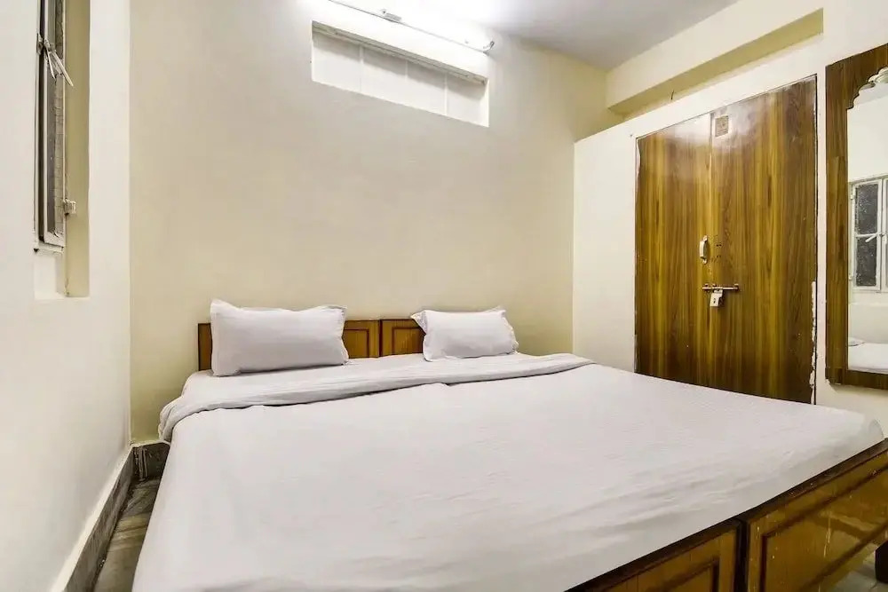 Hotel Alwin by OYO Rooms