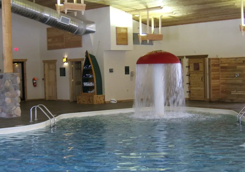 Holiday Inn Express Munising-Lakeview by IHG