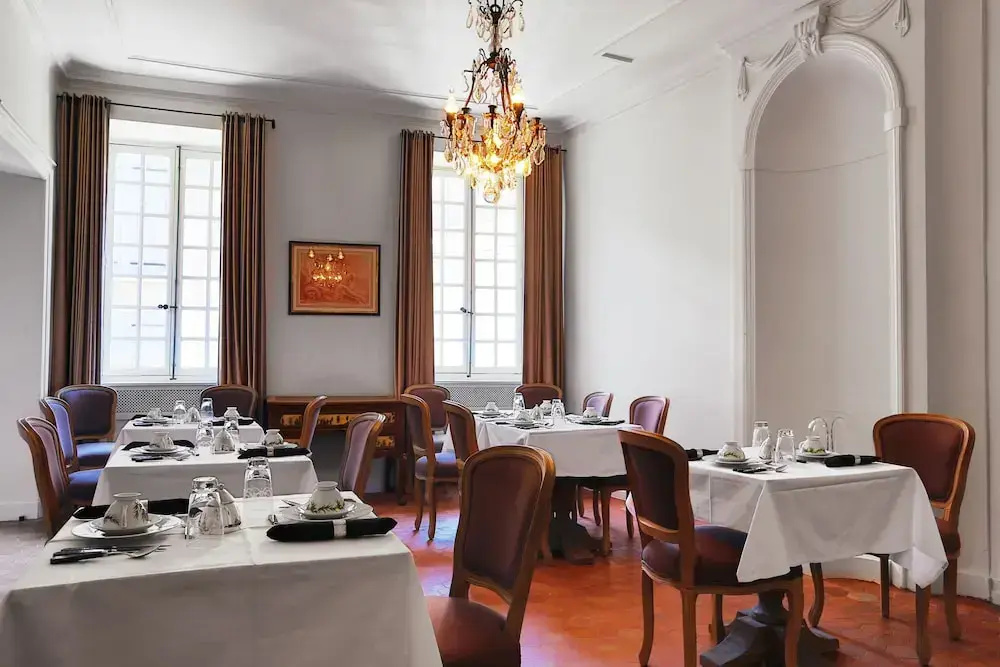 Hôtel de la Villeon - Hôtel 4**** - Bar - Jardins avec vues sur les vignobles - 50mns au sud de Lyon, en Ardèche