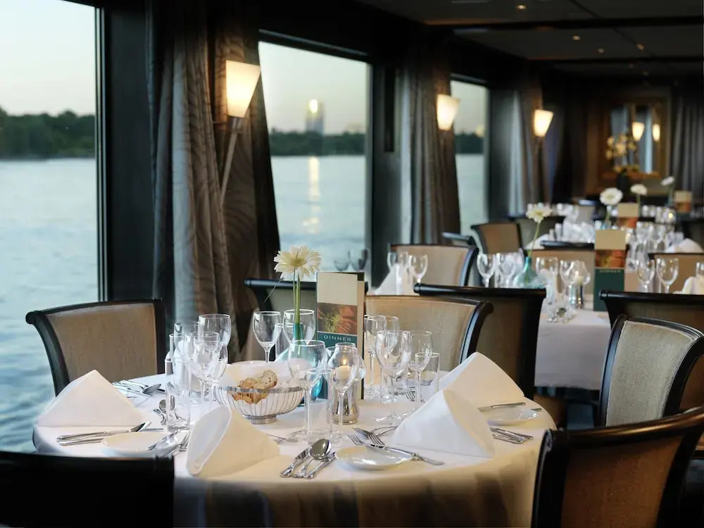 Crossgates Hotelship 4 Star - Medienhafen - Düsseldorf