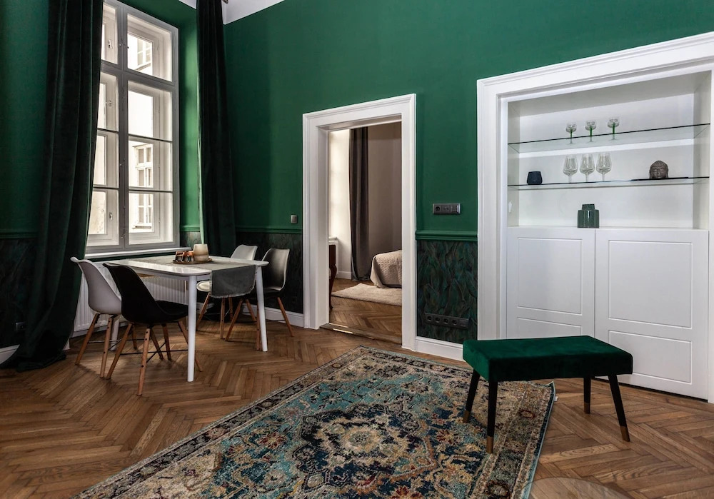 Luxury Central Apartment
