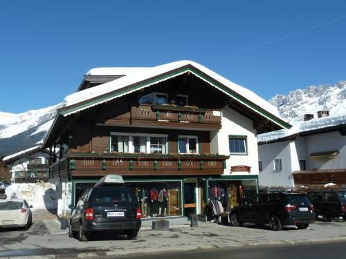 Alpking Hostel