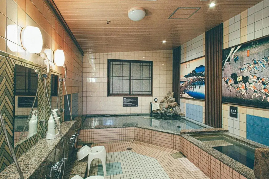Hamilton Hotel Blue