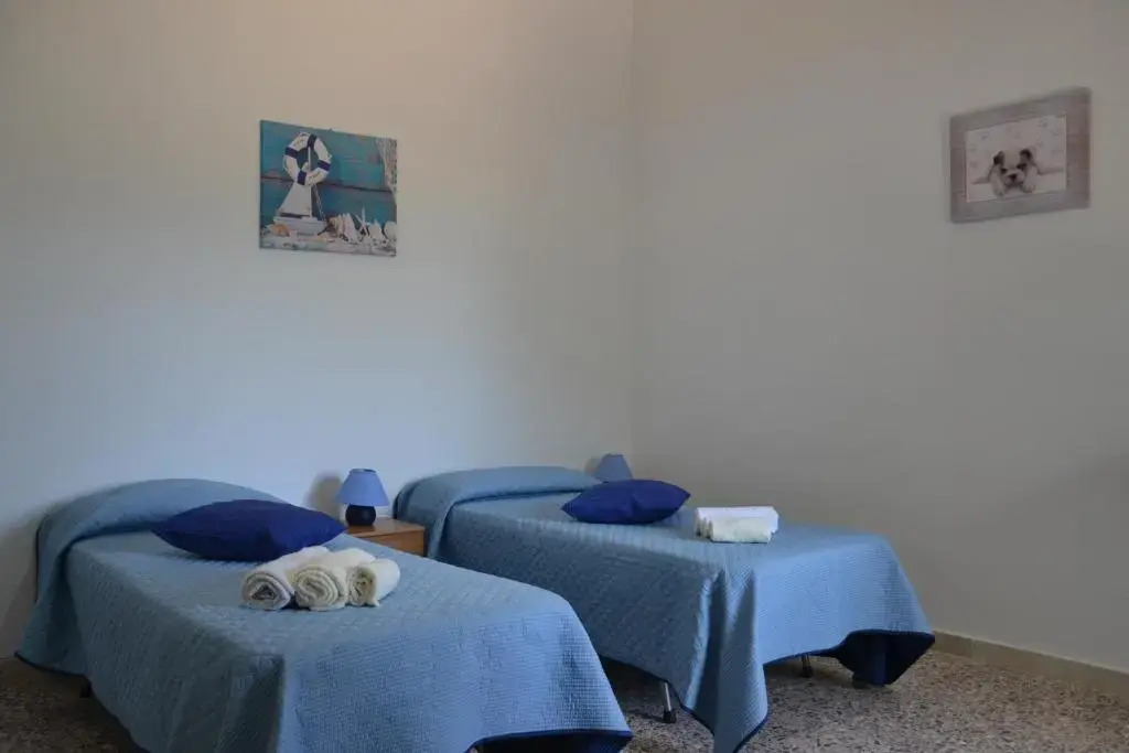Casa indipendente immersa nel verde con vista mare