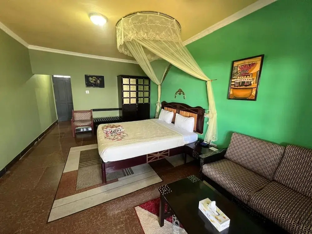 Rusty Rock Beach Resort & Spa