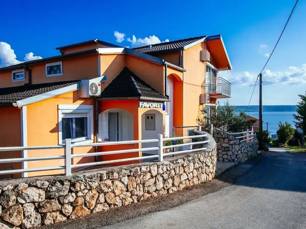 Beautiful Holiday Home in Maslenica Near Beach"