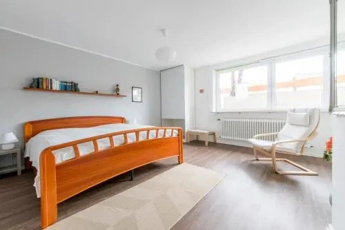 1 Private Single Room, 1 Double Room, 3 Persons (6609)