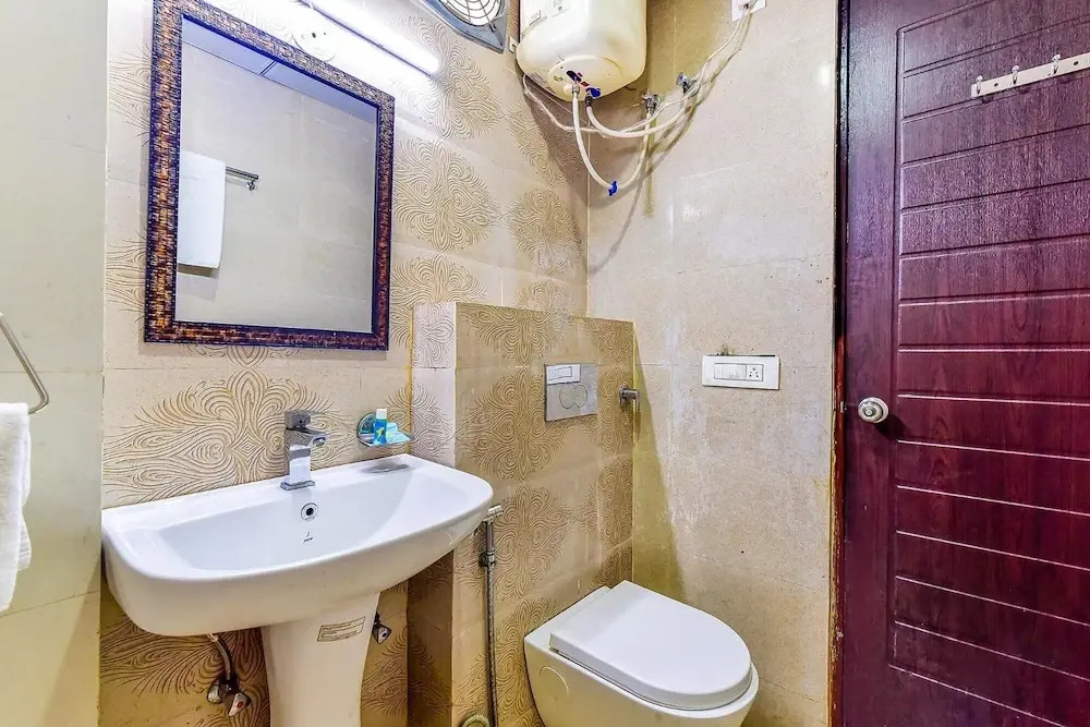 OYO 8982 Surya Residency
