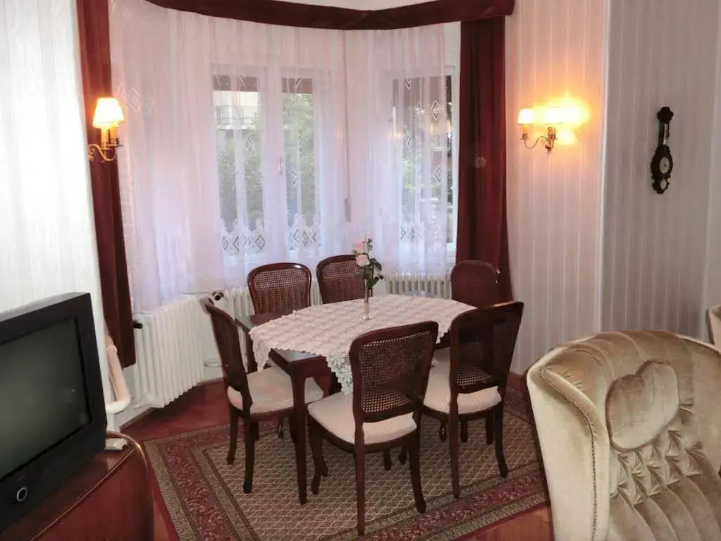 Ferienhaus mit Garten & Parkplatz, für Paare, Familien und Hunde