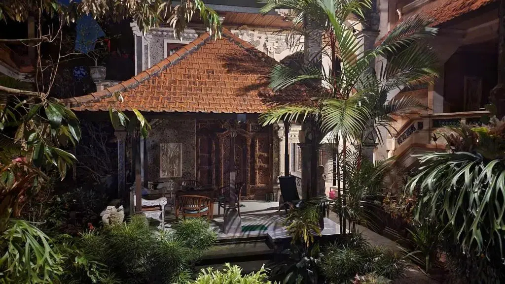 Sanias House