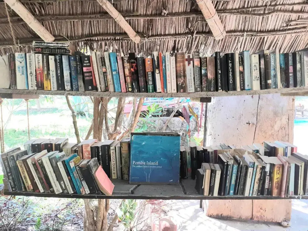Gecko Nature Lodge & Swahili Divers