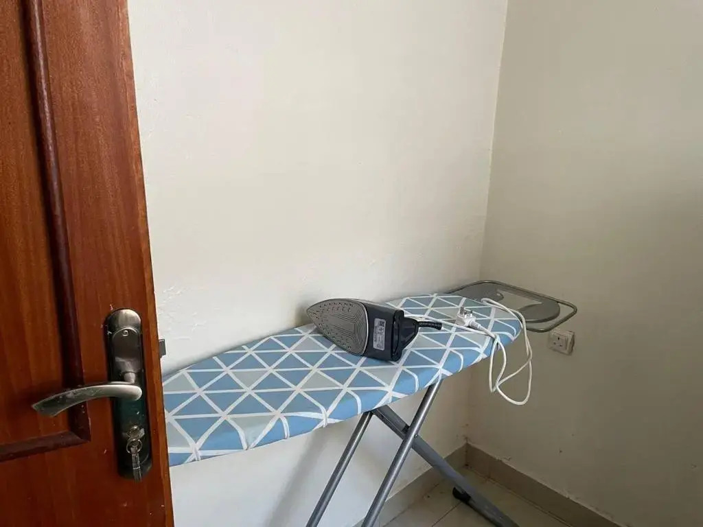 House - Sleeps 6 - Parking - Garden