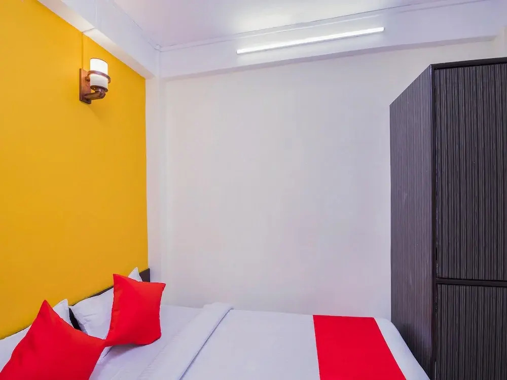 OYO 16152 Home Away Home