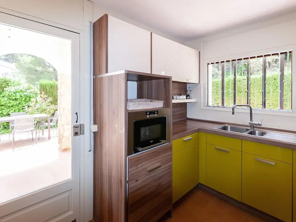 Lovely Holiday Home in Pals With Heated Pool and Sea Views