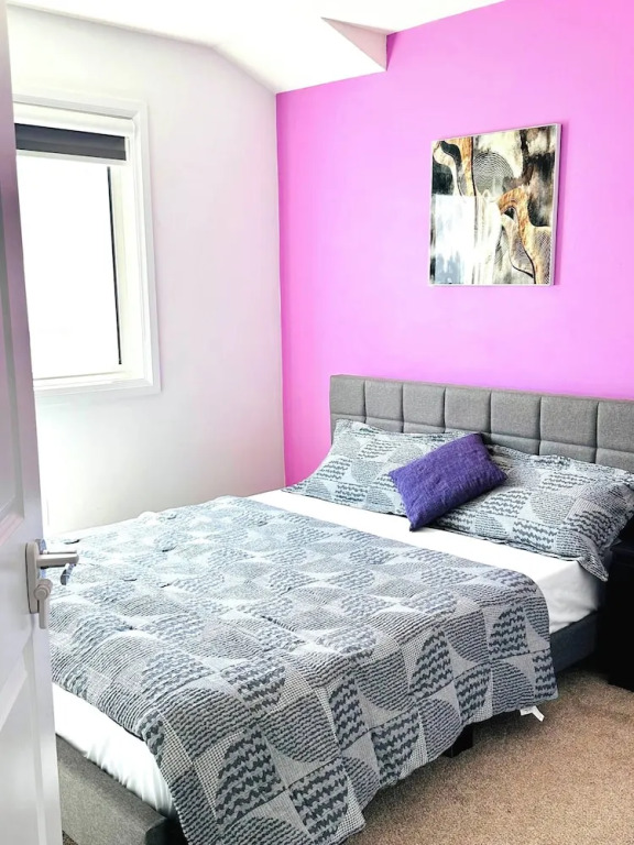 Modern 3BR Home Edmonton Near by Airport
