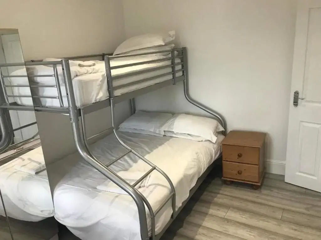 Enire New Flat With View to River Yare, H7