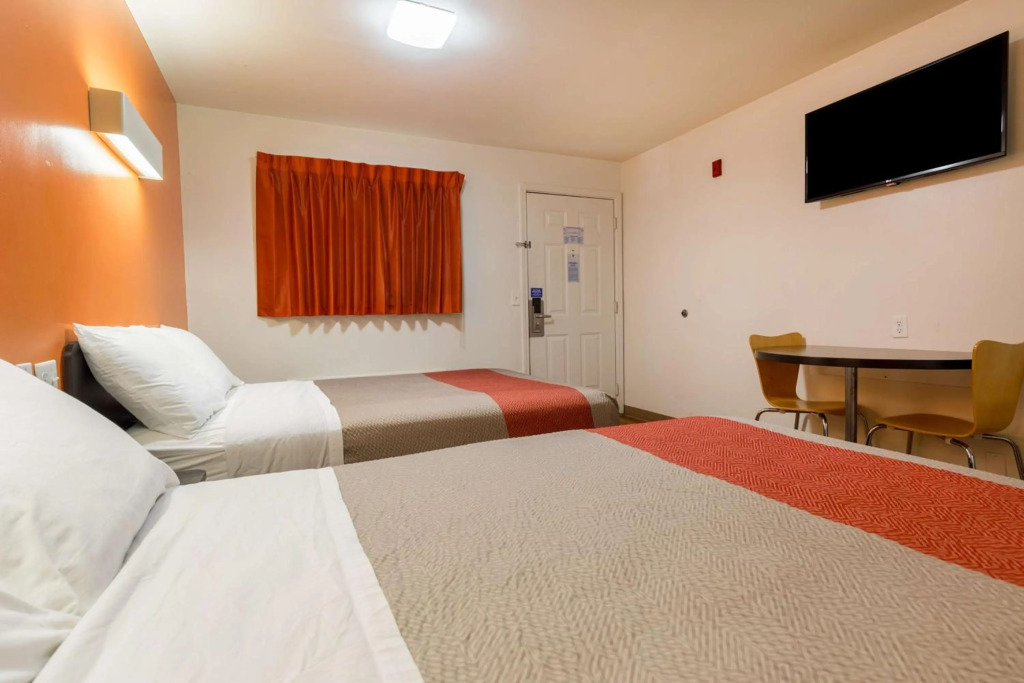 Motel 6-Greenville, SC