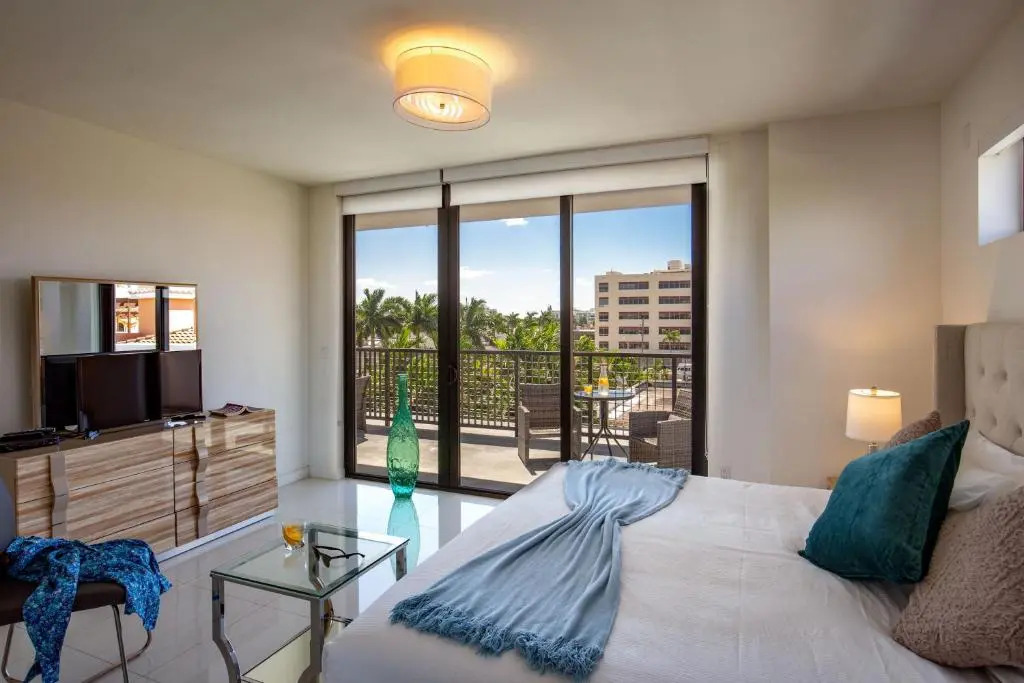 Bay Breeze Premium Apartments by Eskape Collection