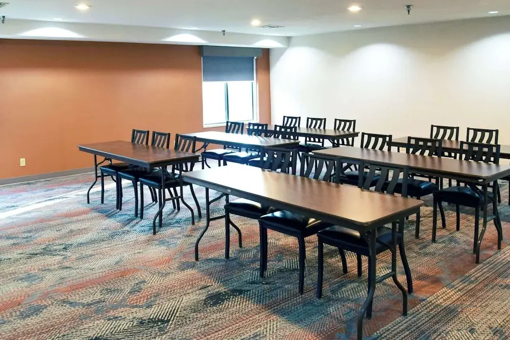 Holiday Inn Express Germantown Nw Milwaukee