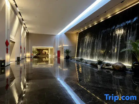 GreenTree Slow Trip Grand Hotel (Bayi Square First Affiliated Hospital)