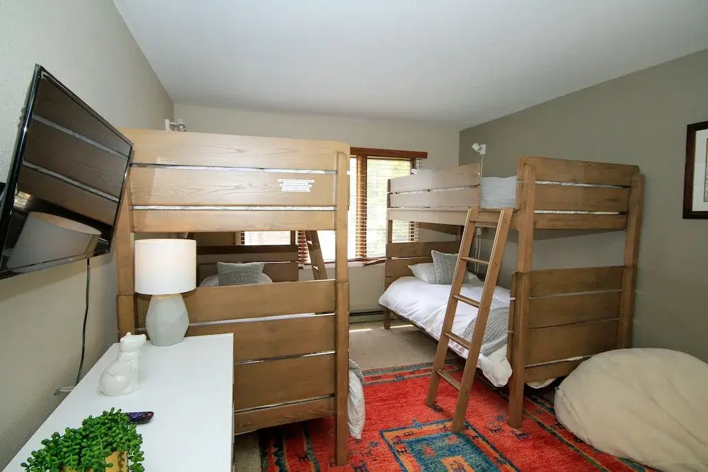 Mountainback #102, Corner Unit 2 Bedrooms 2 Bathrooms Condo