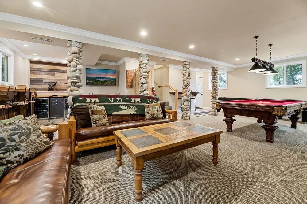 31 - Serenity Pines 4 Bedroom Home by Redawning