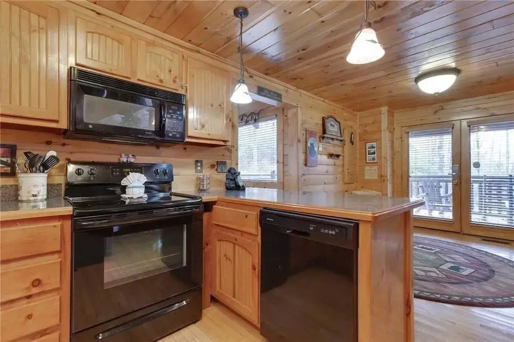 Bear Paws - Two Bedroom Cabin