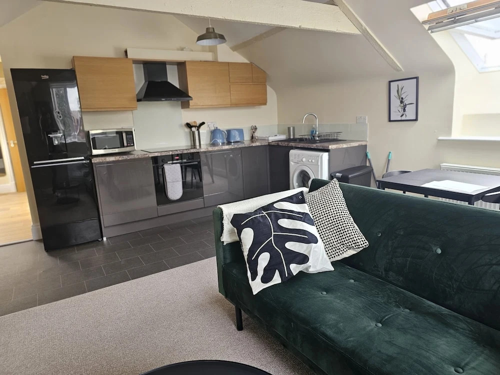 1 Bed Flat - Sleeps 2 - Parking - Wifi
