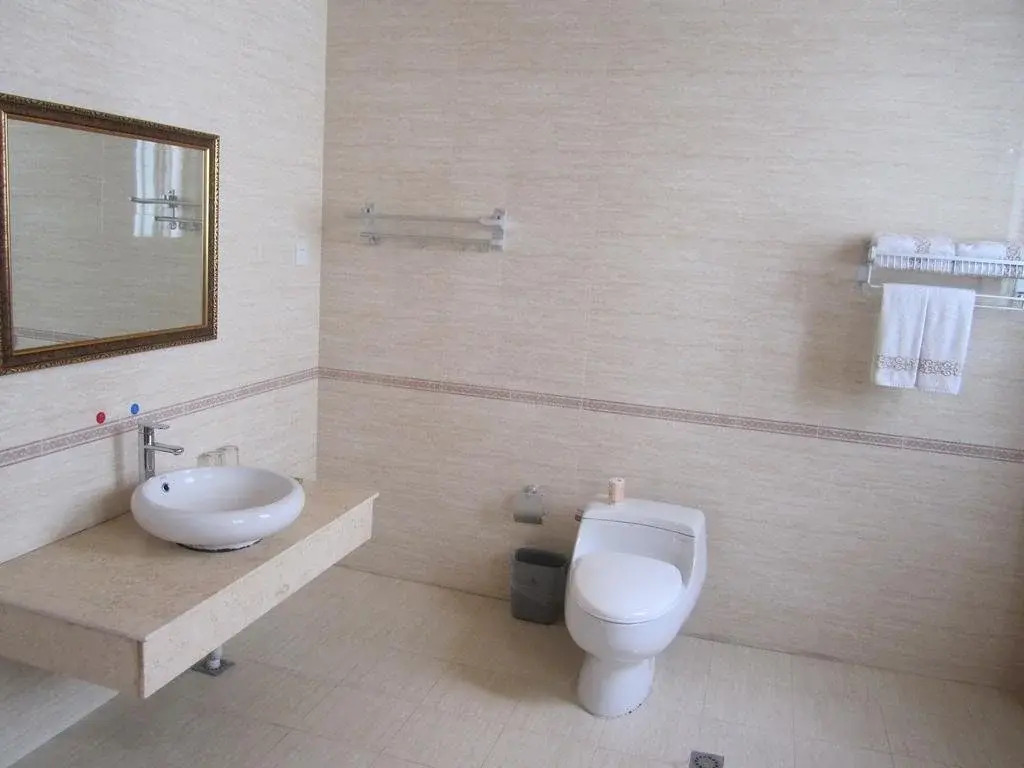 Green Tree Inn Express Tengchong Rehai Spa Jichang Road