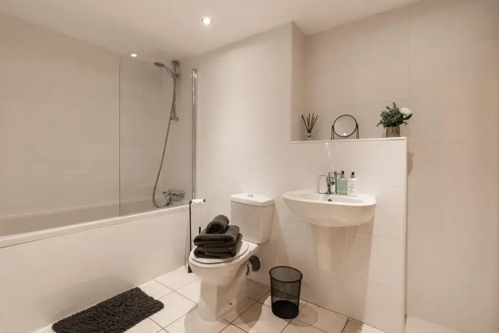 West End Escape - 5 Star Luxury - Prime Location