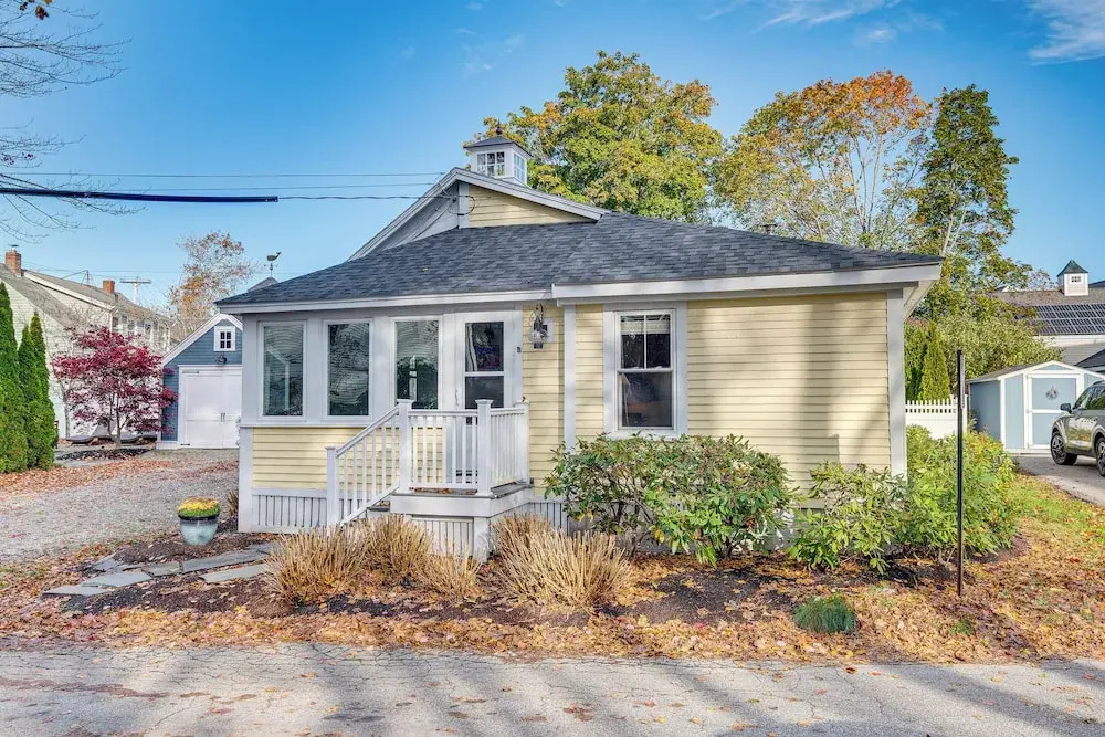 < 1 Mi to Beach! Kennebunk Cottage w/ Yard