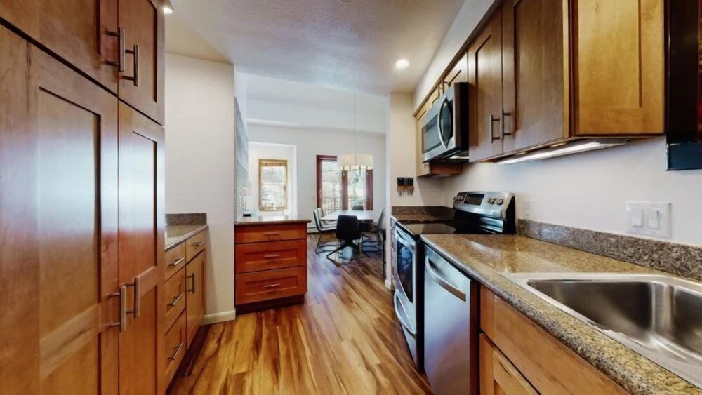 Premier Ski In, Ski-Out 3 Bedroom Condo With Spectacular Views, Heated Outdoor Pool And Hot Tub, Short Walk To Village