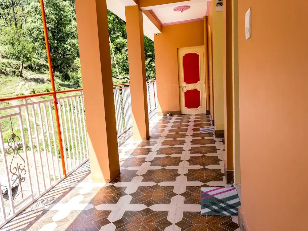 OYO 13829 Home Cozy Hill View Plaza McLoad Ganj