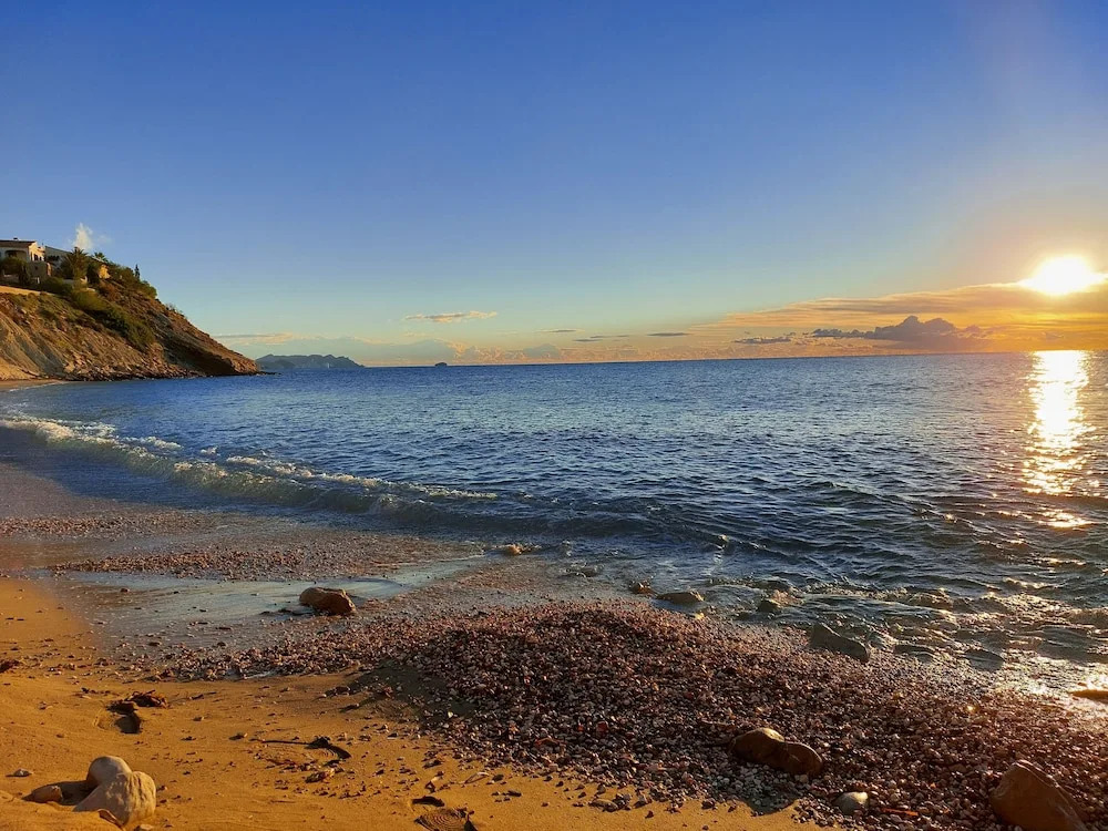 Cala Lanuza Suites