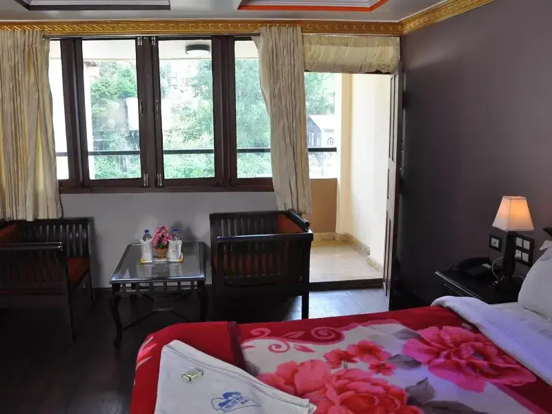 Hotel Grand Paradise Inn