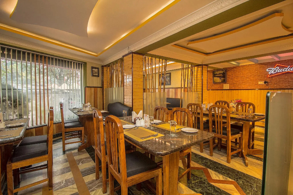 OYO 19314 Gupta's Hotel