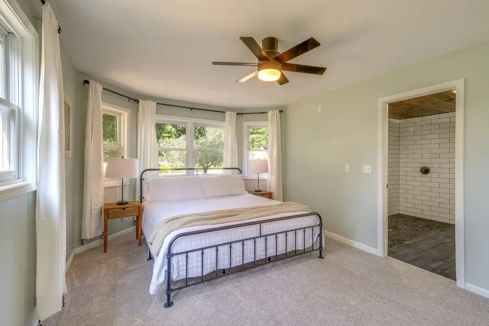 Beautiful Bellaire Home w/ Amenities, 4 Mi to Lake