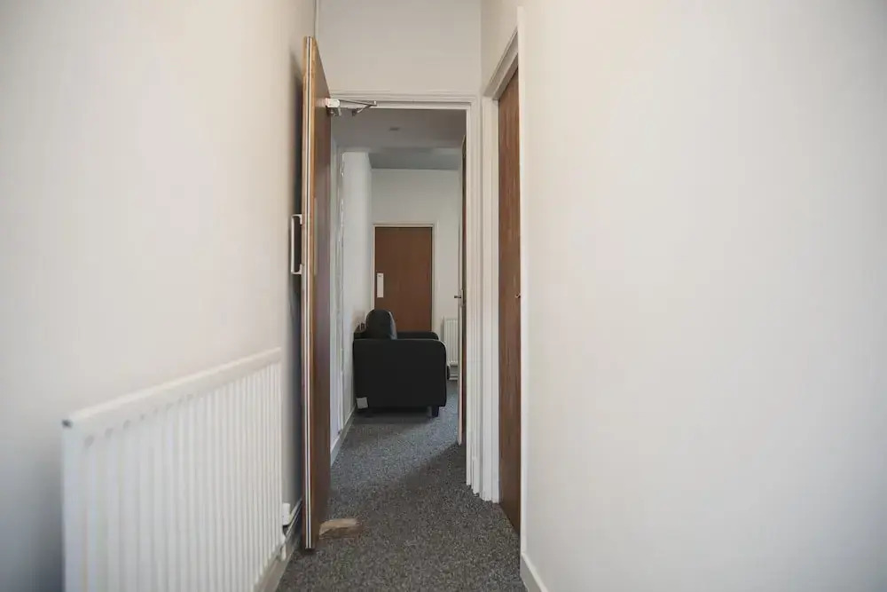 Room in Guest Room - Cheerful Big Room in Leicester