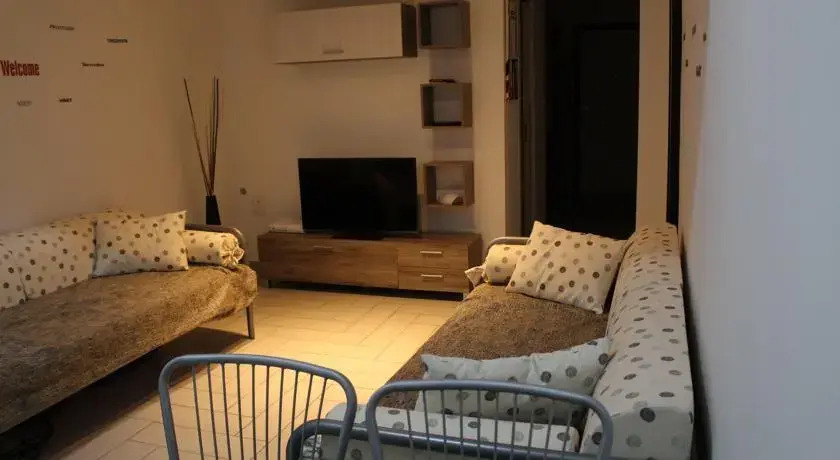 Renny Apartment