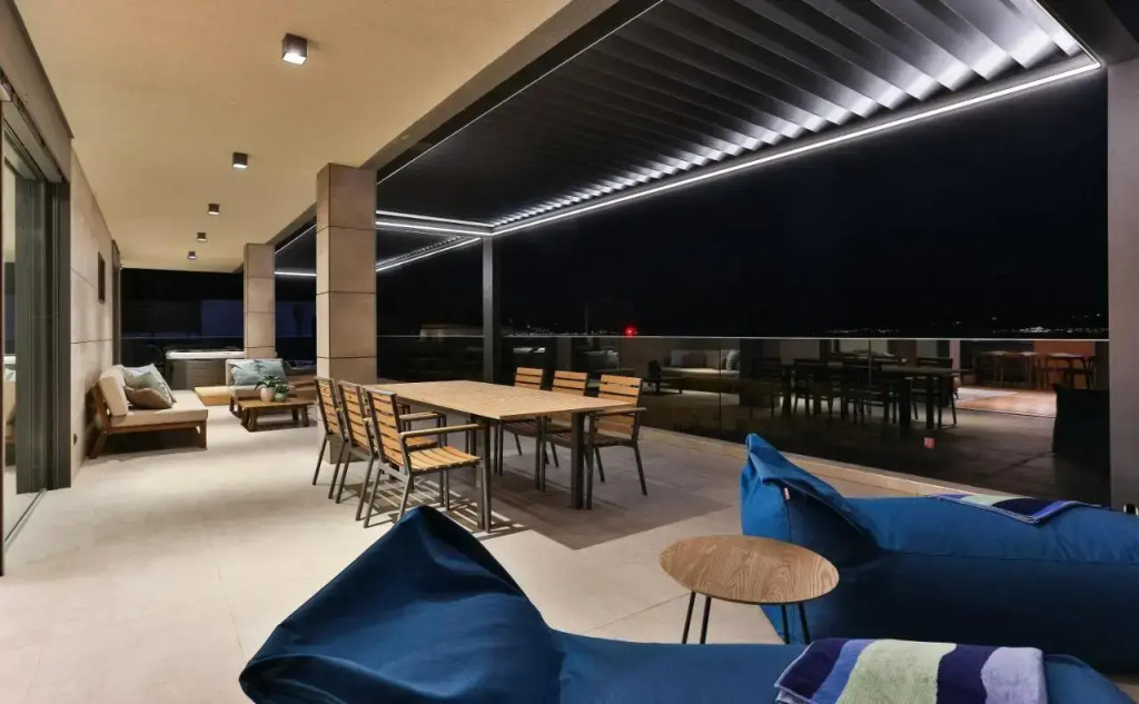 Luxury penthouse V