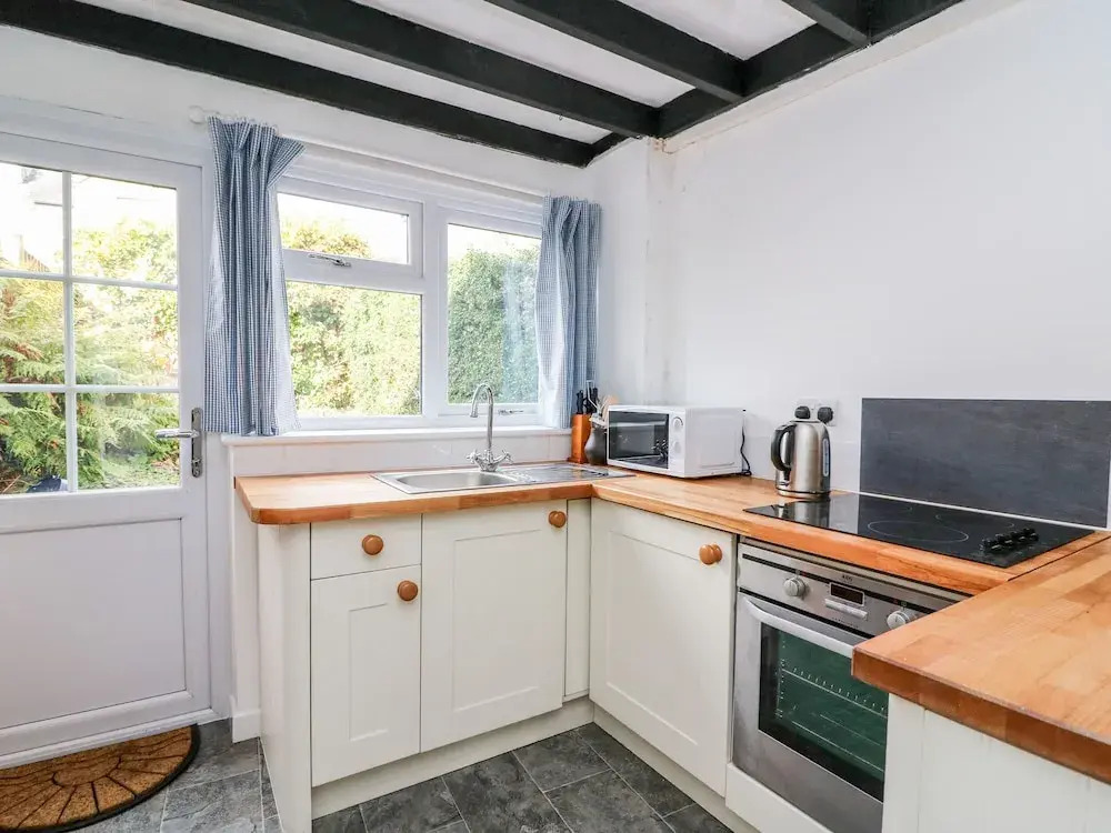 4 Oakfield Cottages