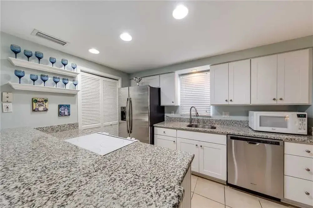 Seahorse 3, 3 Bedrooms, Sleeps 8, Pet Friendly, Heated Pool